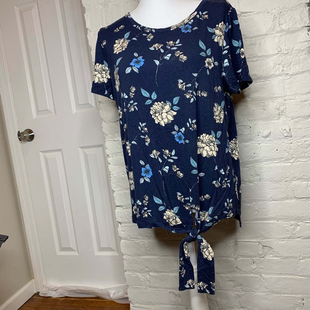 Floral blouse!!🌺🌼🌹🌷🌸